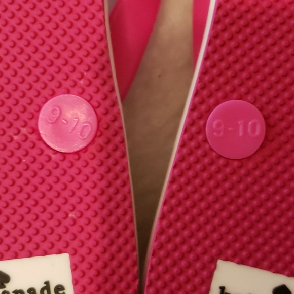 SOLD Kate Spade Monkey Flip Flops - Picture 7 of 8